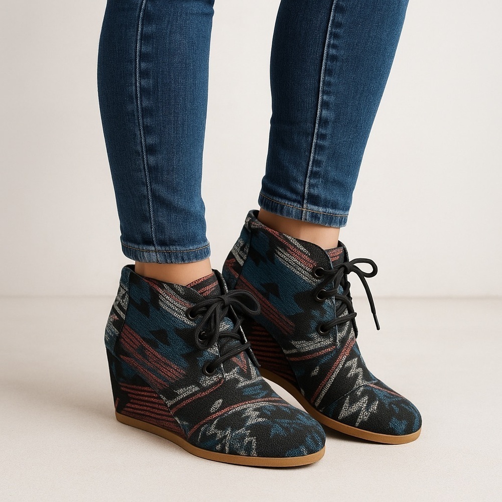 TOMS Women’s 9.5 Desert Wedge Booties – Aztec Tribal Knit Ankle Boots Black Teal